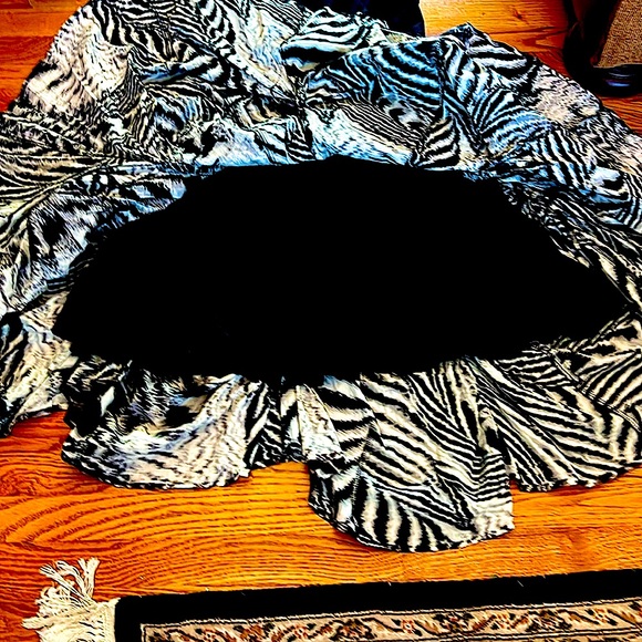 Vasna bubble maxi dress.S:L.Jewel neck stretchy solid black top.GentlyWorn. Wash - Picture 5 of 7